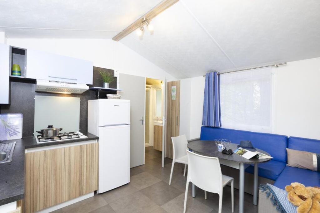 Camping Ushuaia Villages Au Bois Joli Andryes Exterior foto